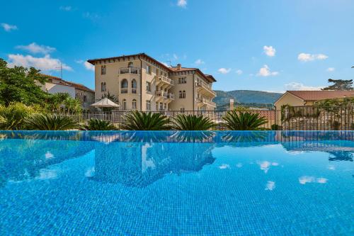 Бассейн в Arbiana Heritage Hotel или поблизости