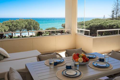 Beach-line apartment