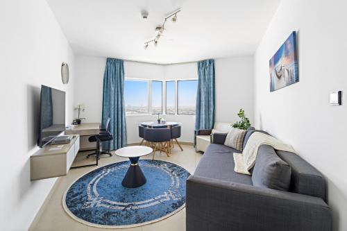 1BR Apartment minutes from Mall of the Emirates
