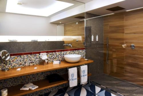 Salle de bains dans l'établissement Ravello Art Hotel Marmorata