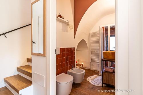 Ένα μπάνιο στο Alma Luxury House
