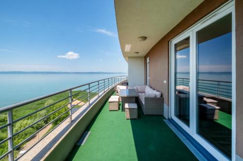 MF Club 218 Panorama Wellness Apartment 8600 Siófok, Beszédes József sétány 83 kép - 3