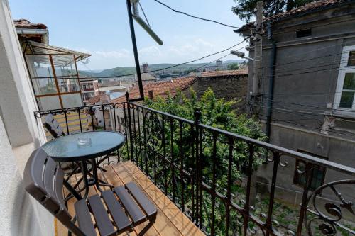 Μπαλκόνι ή βεράντα στο Aleko Apartments City Center