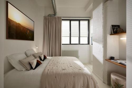 Stylish Loft - 2BR and 2BA