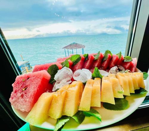 Comida en o cerca de este apartahotel