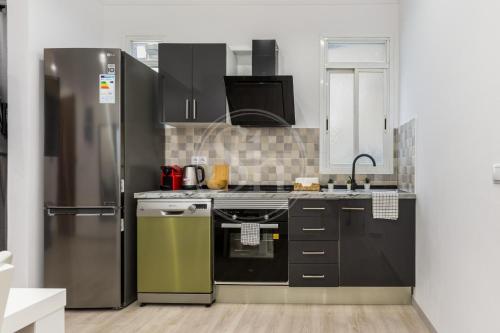 Sagrada Familia Grand Apartment for 8
