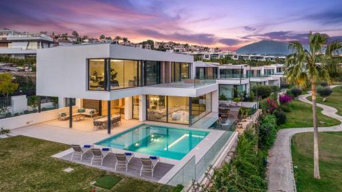 Villa Sandie Front Golf Cinema Room Sauna Jacuzzi Kids Playground