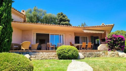 Photo de la galerie de l'établissement Villa Capicciola, 8 pers, piscine, 30 m plage, à Cirendinu