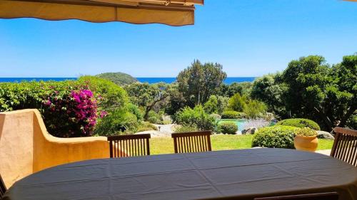 Photo de la galerie de l'établissement Villa Capicciola, 8 pers, piscine, 30 m plage, à Cirendinu