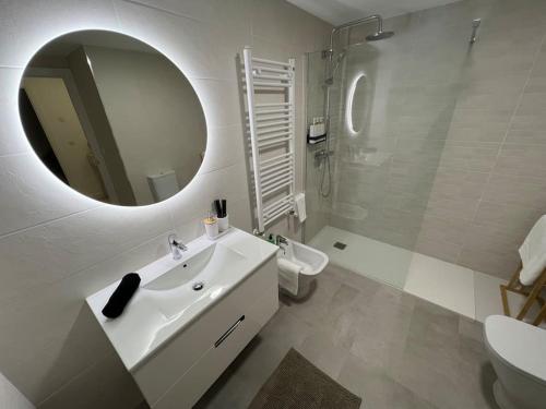 Et badeværelse på SeaView 2 - Sunset Suite Experience