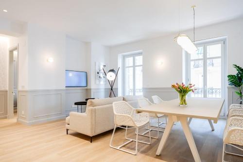 "La Bella Easo" new, ac, design, near La Concha