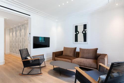 "The Whale" new, ac, design, spacious City Centre