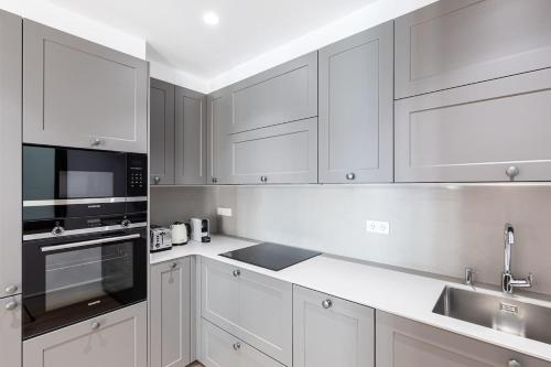"The Whale" new, ac, design, spacious City Centre
