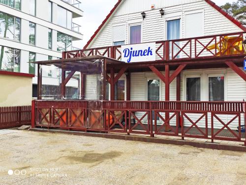 DJUNEK