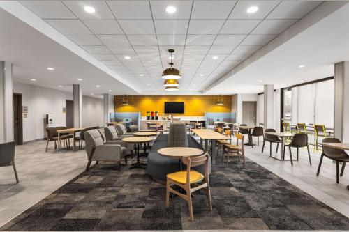 Home2 Suites By Hilton Indianapolis North At Intech Park Image