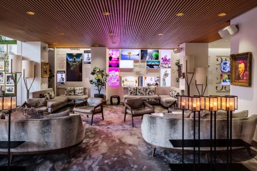 Dream Hollywood, by Hyatt Image