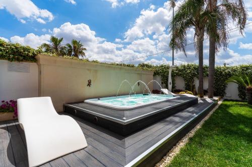 Der Swimmingpool an oder in der Nähe von B&B Annita - Porto Cesareo