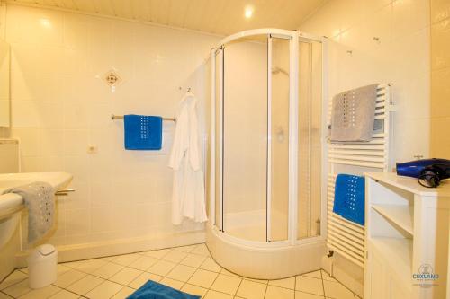 Bilik mandi di Haus Frische Brise Wohnung 7 10 Inselblick