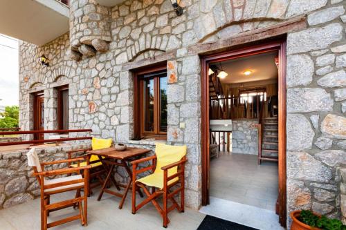 Φωτογραφία από το άλμπουμ του Stone Villas Dukes στο Παράλιο Άστρος
