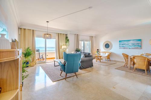 39 Front row panoramic sea view Estepona