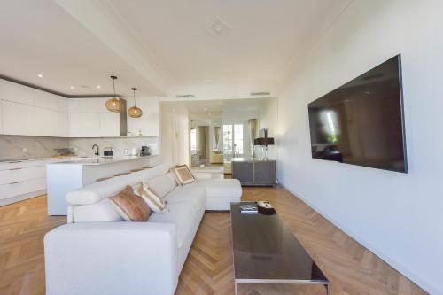 Rare luxury 3-Br near the Croisette