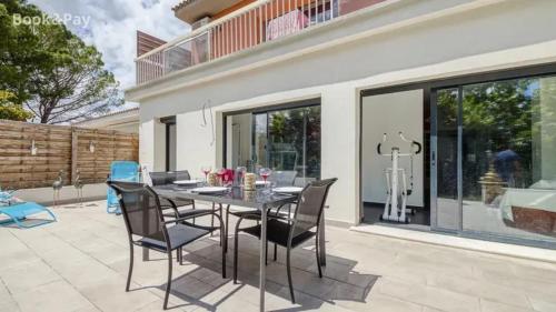 Villa confortable à Morières-lès-Avignon avec jardin privé