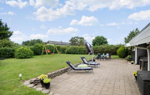 Jardín al aire libre en Amazing Home In Faaborg With Wifi