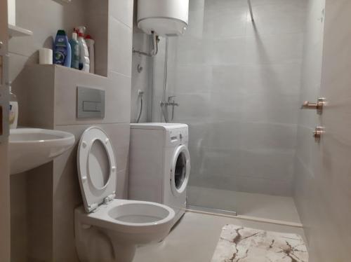Apartman Podgoricaにあるバスルーム