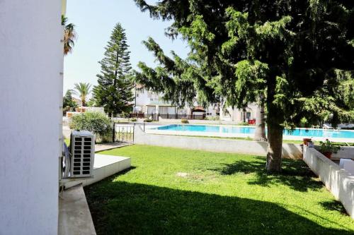 Hồ bơi trong/gần Tropical Cyprus Villa With Swimming Pool