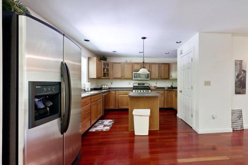 Una cocina o cocineta en Wiscasset Woodlands