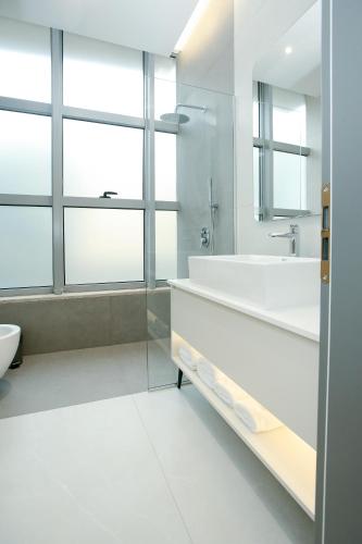 Un baño de NÓS Luxury Rooms Shkoder