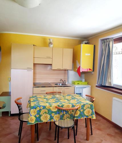 Η κουζίνα ή μικρή κουζίνα στο Tirol in Balin - La Stua