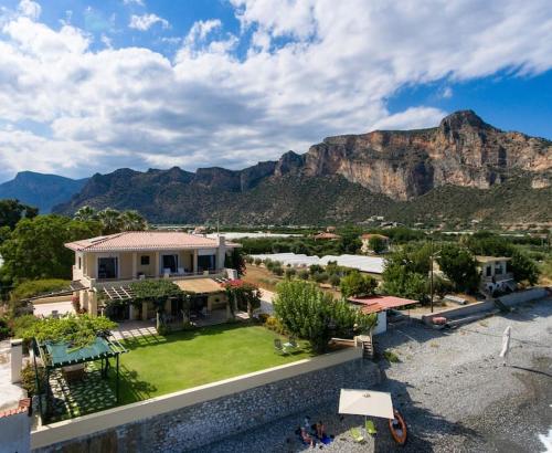 Leonidio Beachfront Villa Evgenia