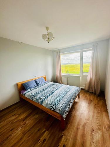 Lake shore apartment