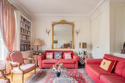 Veeve - Haussmannian Heights