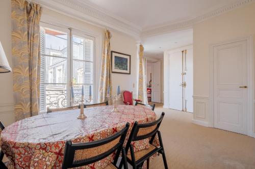 Veeve - Haussmannian Heights