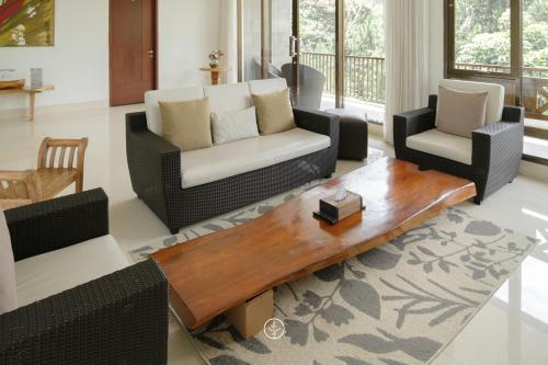 Гостиная зона в Hikari Hill View Villa 7 bedrooms with a private swimming pool and Billiard