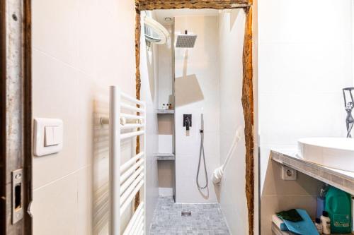 GuestReady - Stone wall stay near Sainte-Chapelle