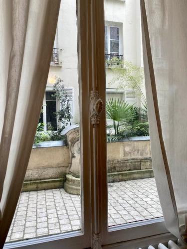 Charmant appartement Paris 8.