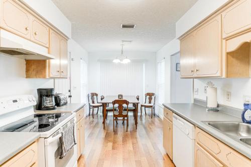 Фотография из галереи Cozy Brunswick Home 13 Mi to St Simons Island! в городе Брансуик