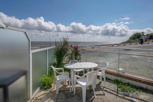 Appart avec terrasse et vue mer - 30m de la plage