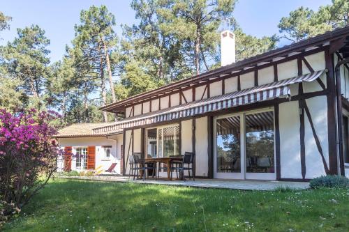 Photo de la galerie de l'établissement Villa AMA BORTZA 7 personnes vue sur le golf d'hossegor, à Hossegor