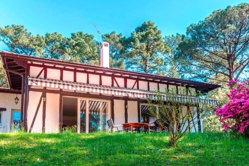 Photo de la galerie de l'établissement Villa AMA BORTZA 7 personnes vue sur le golf d'hossegor, à Hossegor