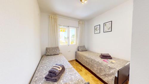Apartamento Girasol en Denia con piscina, terraza y playa a 150 metros by Family Homes
