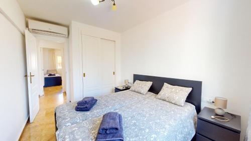 Apartamento Girasol en Denia con piscina, terraza y playa a 150 metros by Family Homes