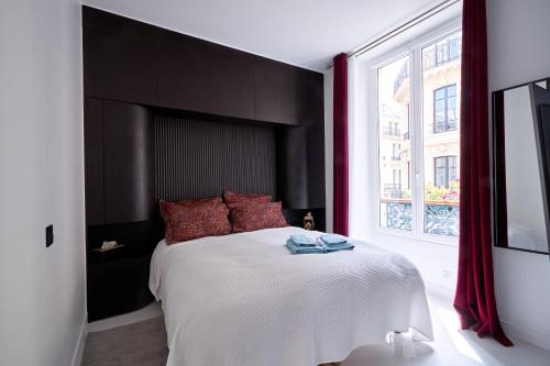 Champs-Élysées Executive Apartment