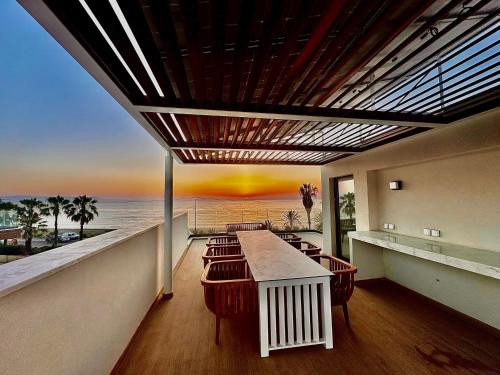Fotografie z fotogalerie ubytování Santa Barbara Seafront villas w jacuzzi pool v destinaci Paphos City