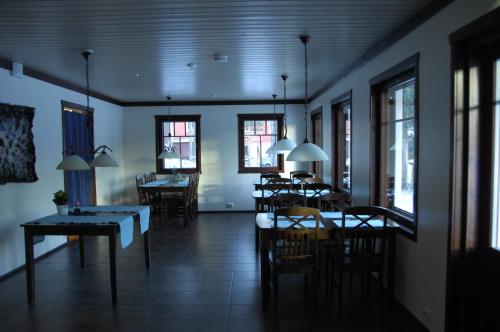 Ein Restaurant oder anderes Speiselokal in der Unterkunft Guesthouse Husky 