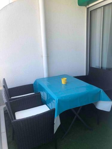 Studio rénové, proche plage couchant, 4 pers, clim, parking privé et wifi privatif