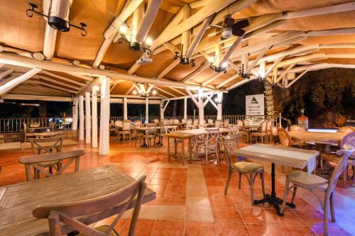 Εστιατόριο ή άλλο μέρος για φαγητό στο Ata Lagoon Beach Hotel